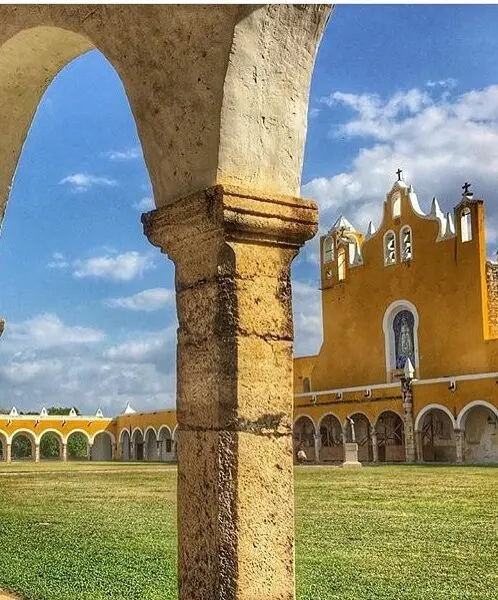 tour a la ciudas amarilla izamal