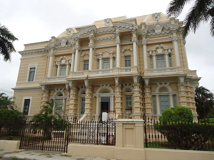 Palacio_Cantón,_Museo_Regional_de_antropología_,_Mérida_Yucatán